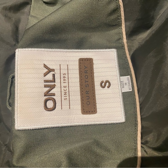 Only army green utility jacket - Picture 8 of 8